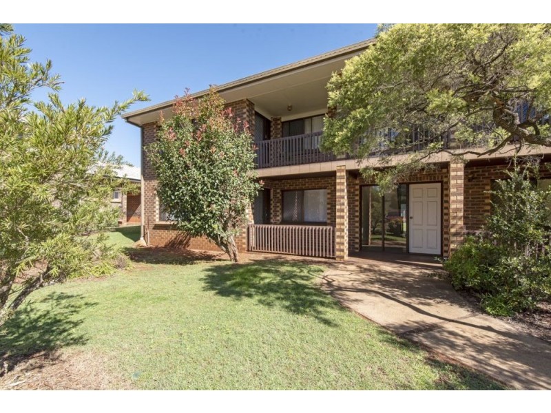 10/329 West Street, Harristown QLD 4350