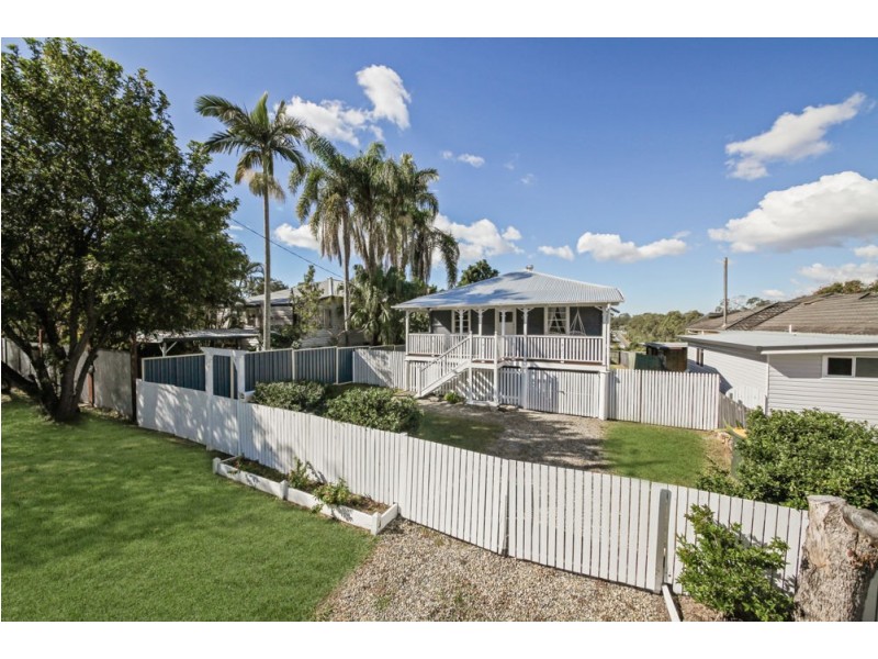 3 Neville Road, Bridgeman Downs QLD 4035