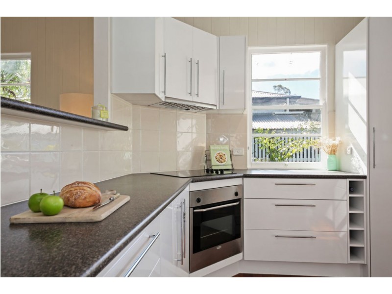 3 Neville Road, Bridgeman Downs QLD 4035