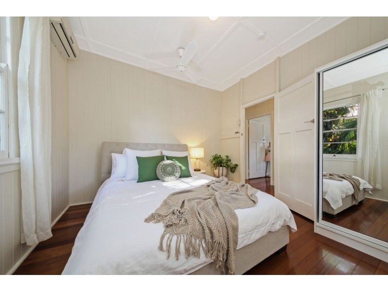 3 Neville Road, Bridgeman Downs QLD 4035