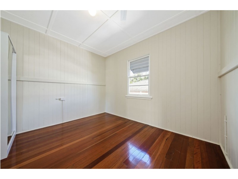 3 Neville Road, Bridgeman Downs QLD 4035