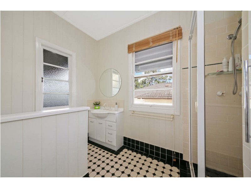 3 Neville Road, Bridgeman Downs QLD 4035