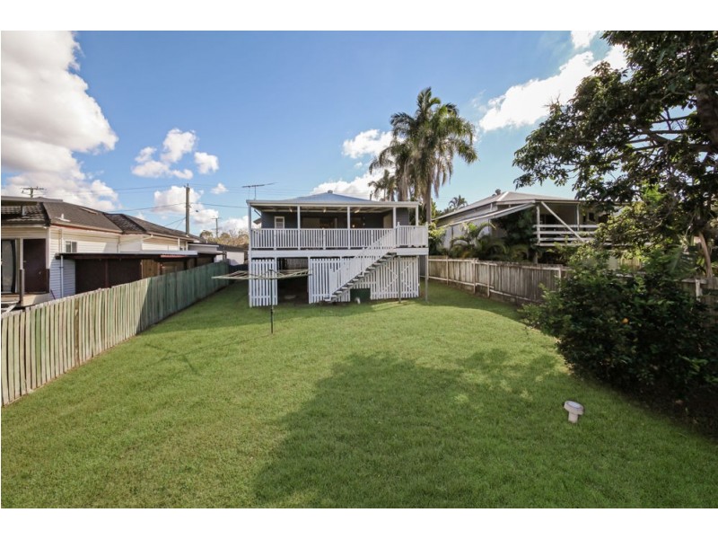 3 Neville Road, Bridgeman Downs QLD 4035