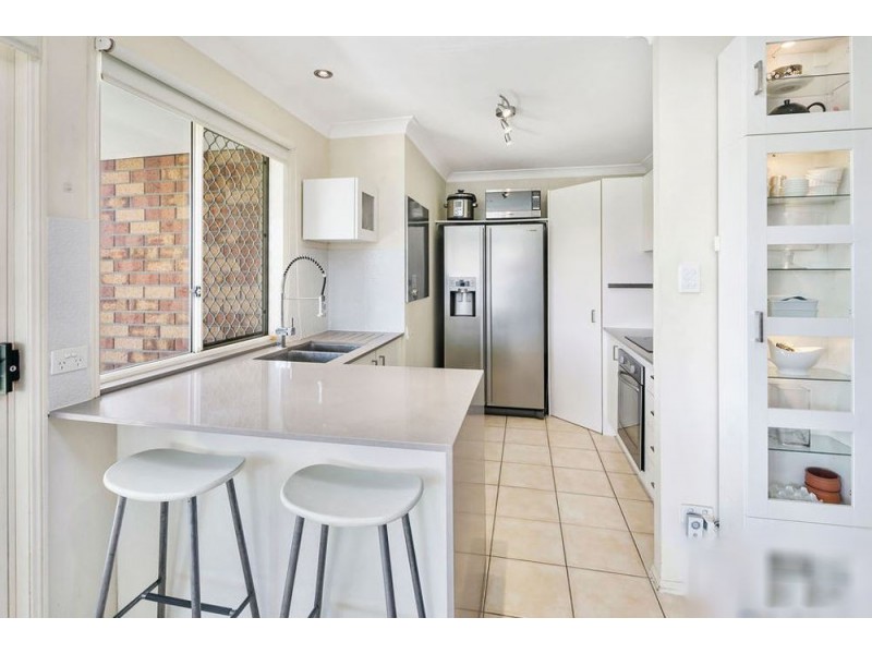 2 Michael Street, Wynnum West QLD 4178