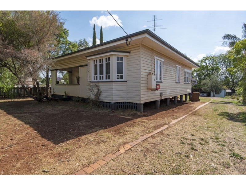 19 Nigel street, North Toowoomba QLD 4350