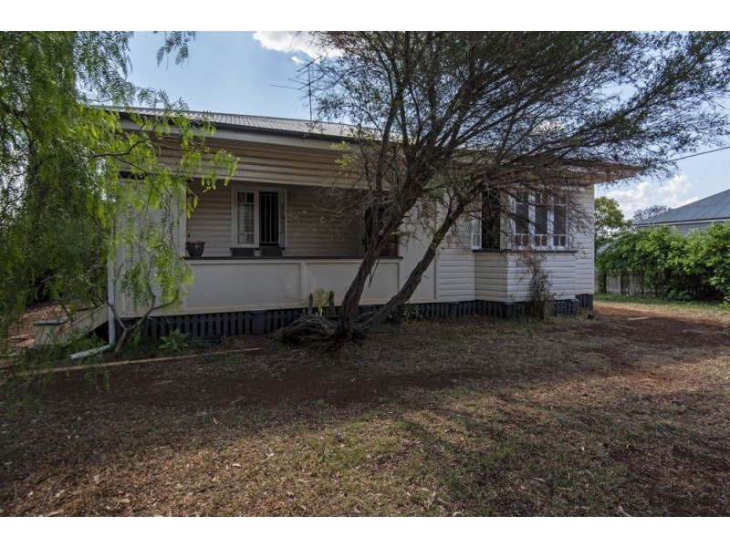 19 Nigel street, North Toowoomba QLD 4350
