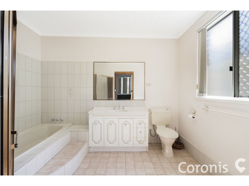 128 Boston Road, Belmont QLD 4153