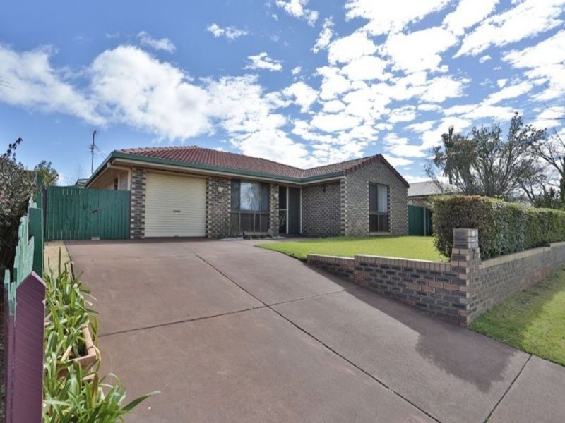 7 Yalumba Crescent, Wilsonton Heights QLD 4350
