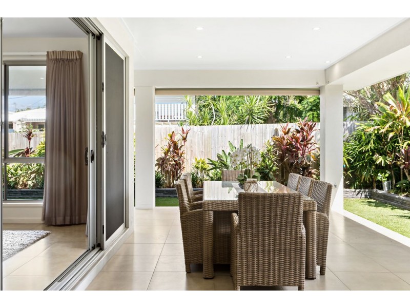 8 Alleena Street, Chermside QLD 4032