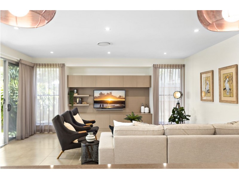 8 Alleena Street, Chermside QLD 4032