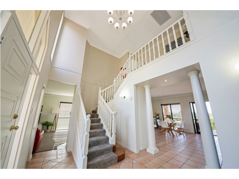 31 Oakmont Crescent, Albany Creek QLD 4035