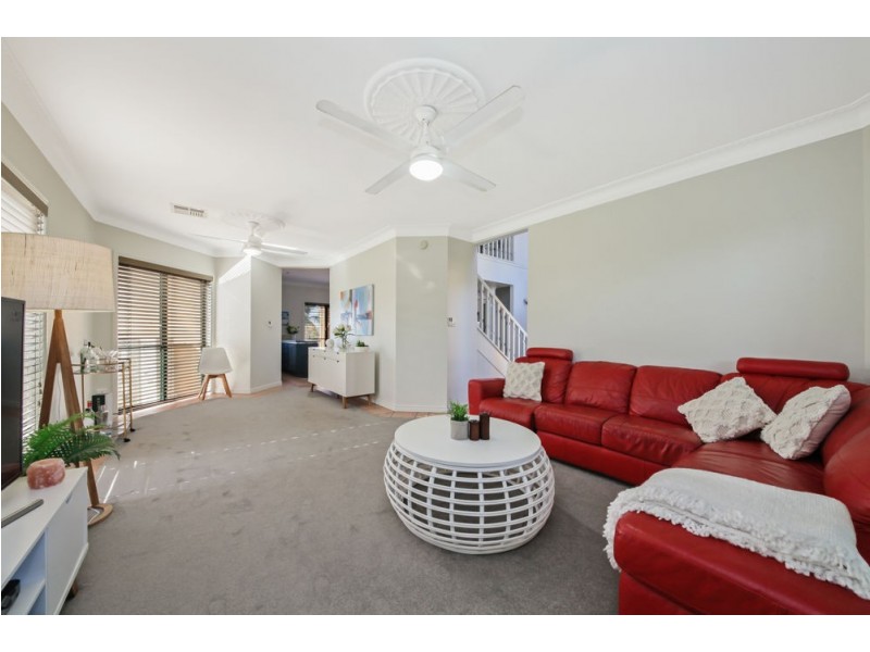 31 Oakmont Crescent, Albany Creek QLD 4035