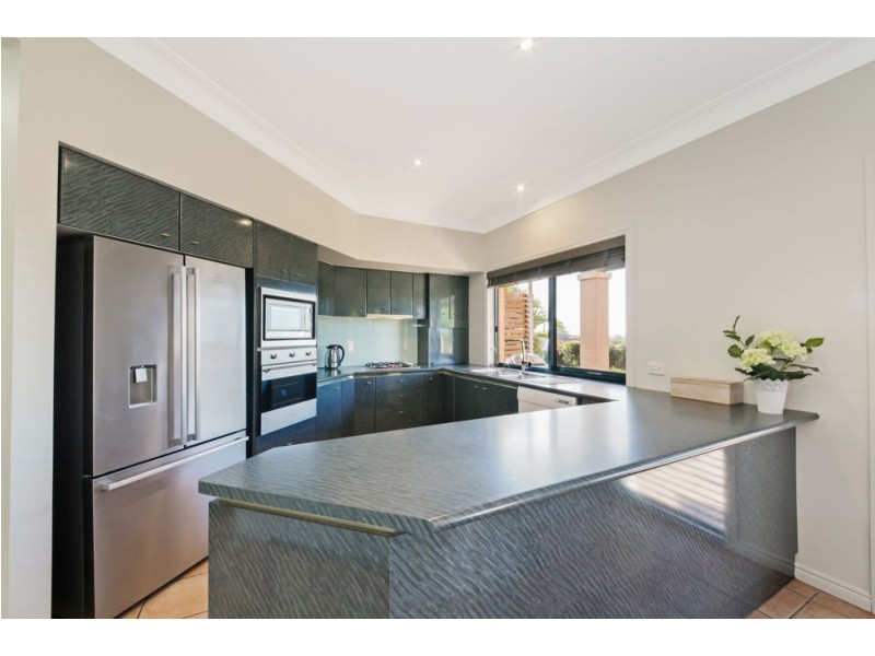 31 Oakmont Crescent, Albany Creek QLD 4035