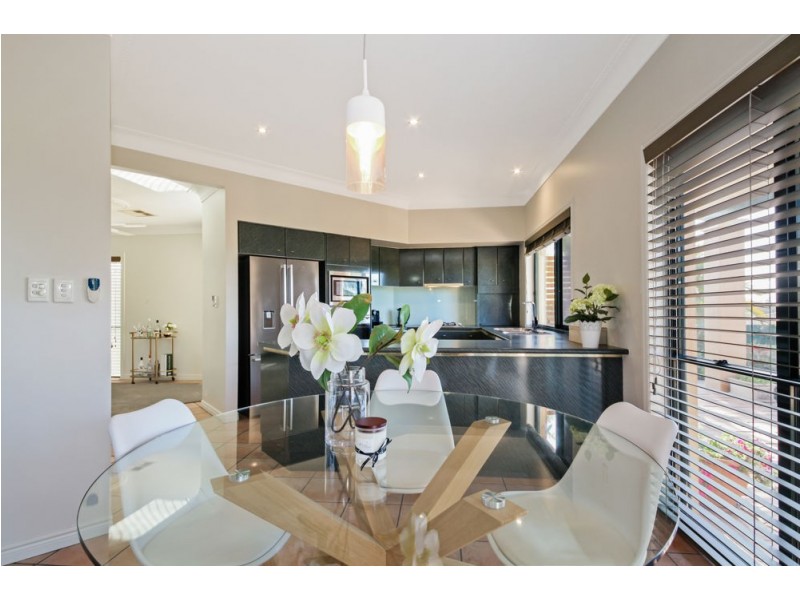 31 Oakmont Crescent, Albany Creek QLD 4035