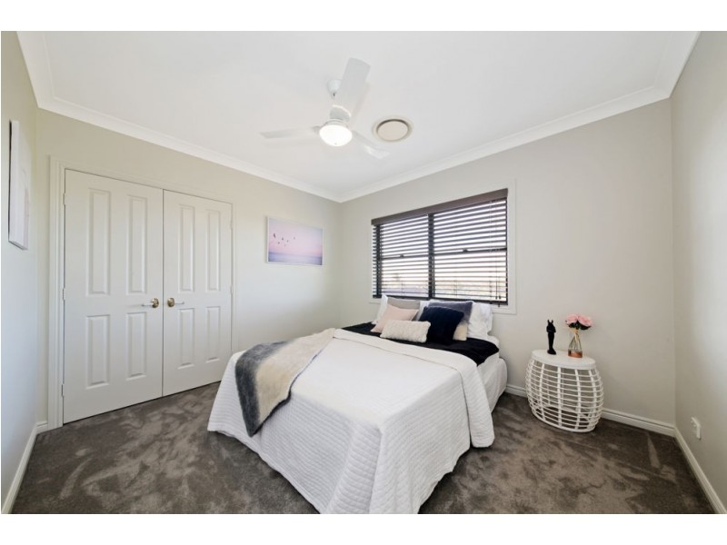 31 Oakmont Crescent, Albany Creek QLD 4035