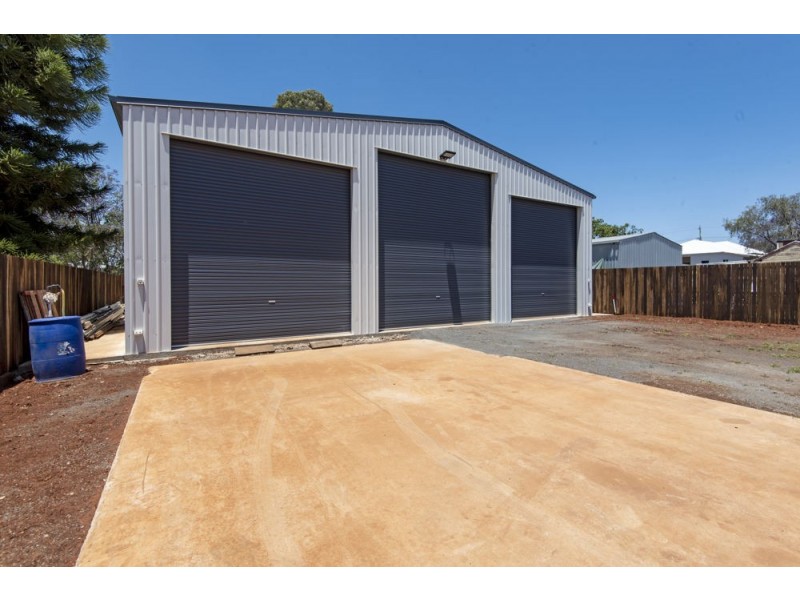 160 Holberton Street, Newtown QLD 4350