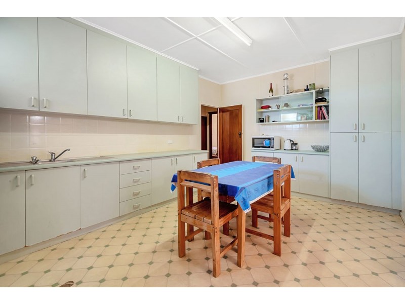 160 Holberton Street, Newtown QLD 4350