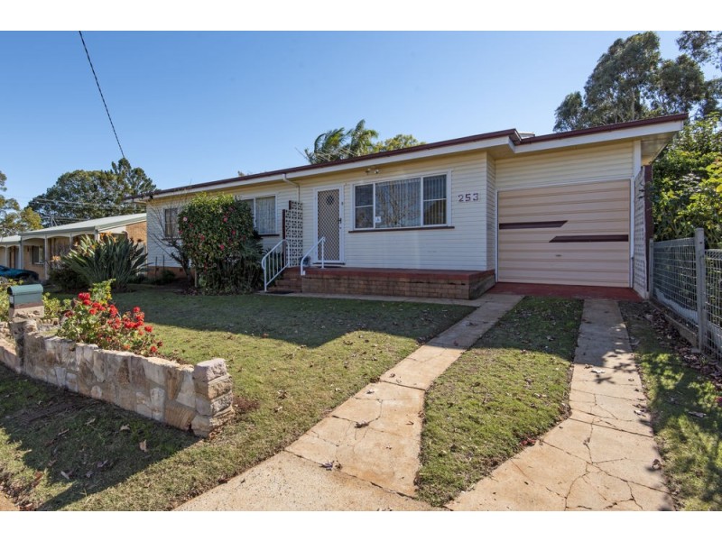 253 Alderley Street, Centenary Heights QLD 4350