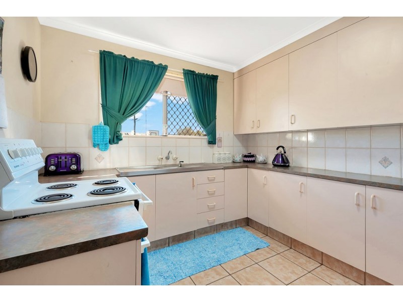 27 Friend Street, Harristown QLD 4350