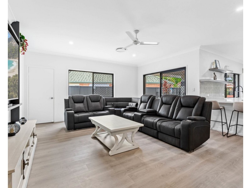 15 Kalmia Place, Mountain Creek QLD 4557