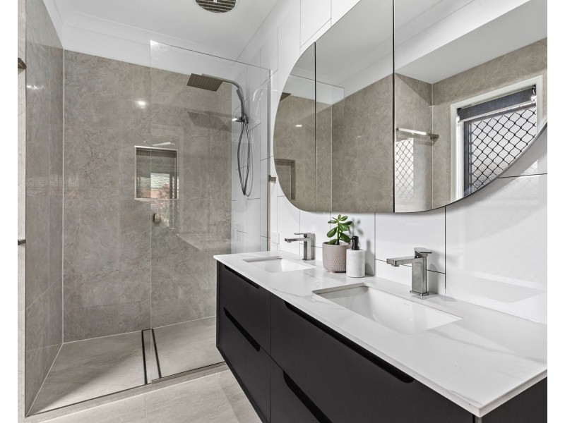 15 Kalmia Place, Mountain Creek QLD 4557