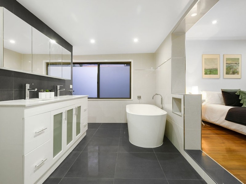 40 Joachim Street, Holland Park West QLD 4121