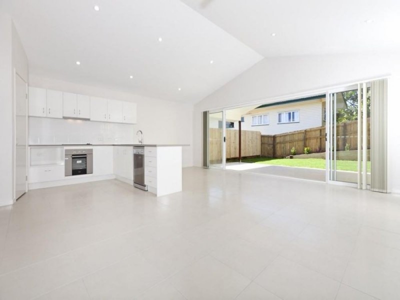 8 Patterson Street, Wynnum QLD 4178