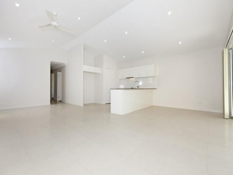 8 Patterson Street, Wynnum QLD 4178