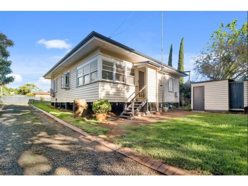 19 Nigel Street, North Toowoomba QLD 4350