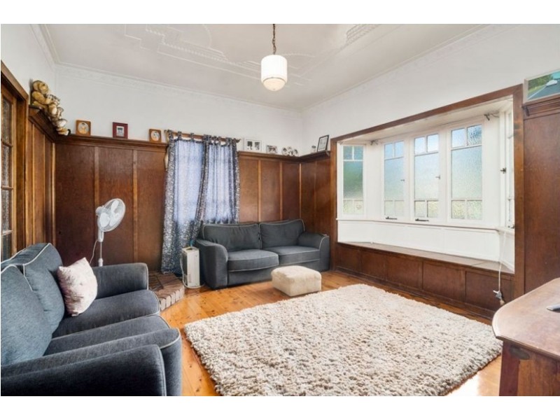 19 Nigel Street, North Toowoomba QLD 4350