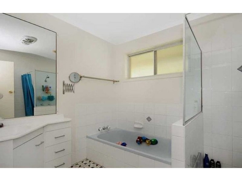 530 Greenwattle Street, Newtown QLD 4350