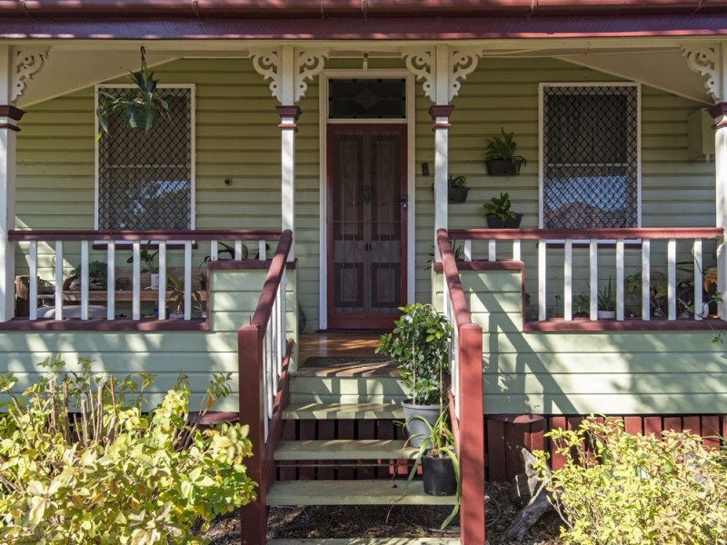 16 Northland Street, Newtown QLD 4350