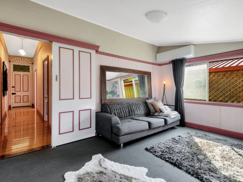 16 Northland Street, Newtown QLD 4350