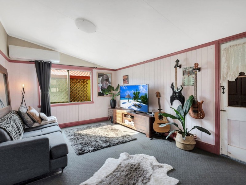 16 Northland Street, Newtown QLD 4350