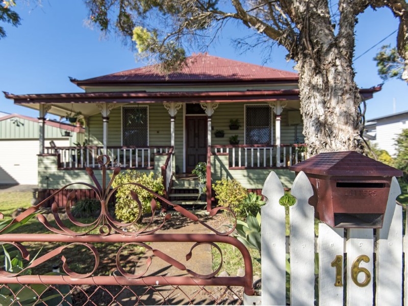 16 Northland Street, Newtown QLD 4350