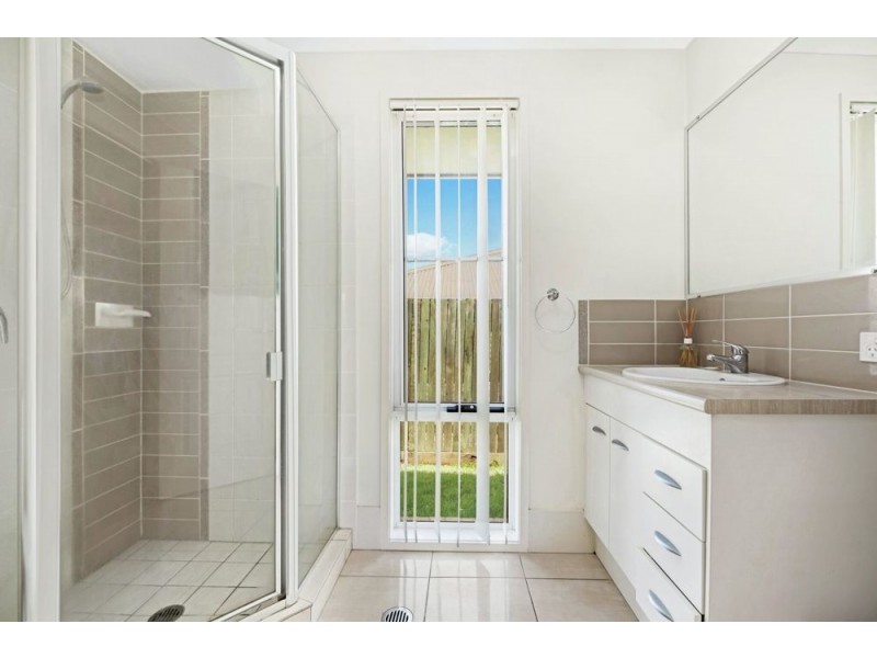 6 Paperbark Drive, Glenvale QLD 4350