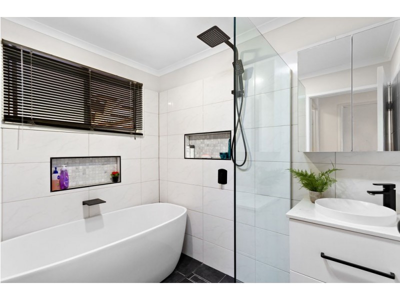 124 Plucks Road, Arana Hills QLD 4054