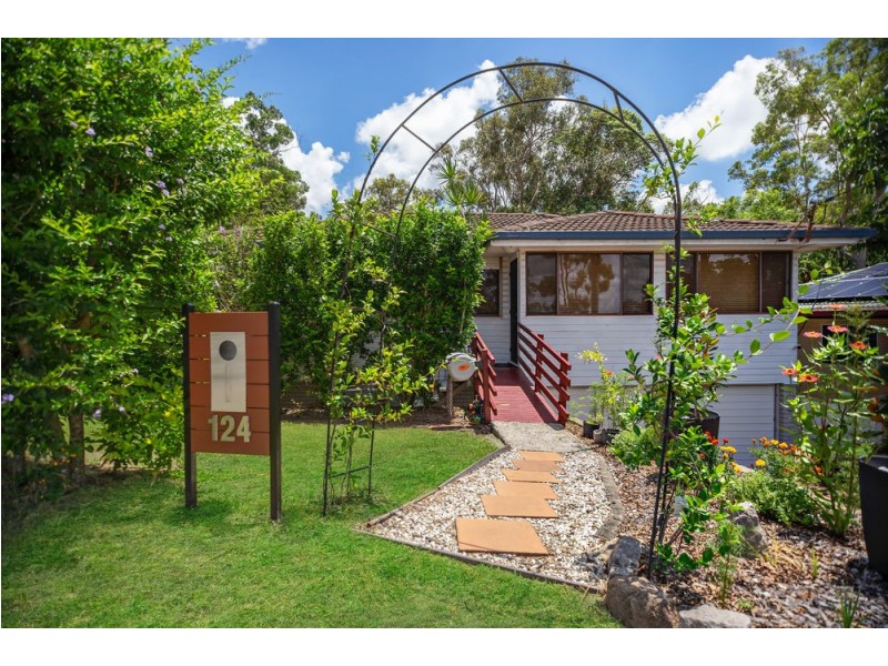 124 Plucks Road, Arana Hills QLD 4054