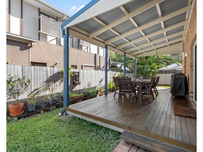 2 Brookside Place, Lota QLD 4179