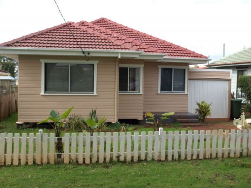 28 Doncaster Street, Newtown QLD 4350