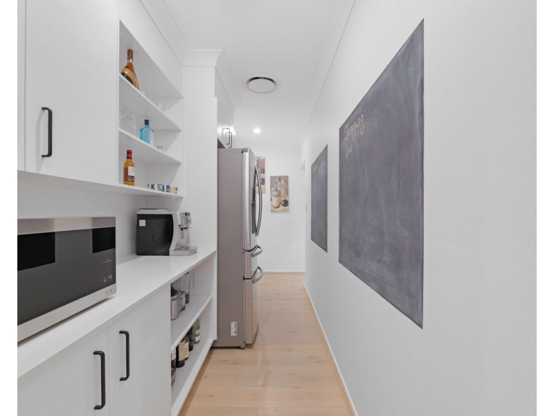 6 Warrego Drive, Pelican Waters QLD 4551