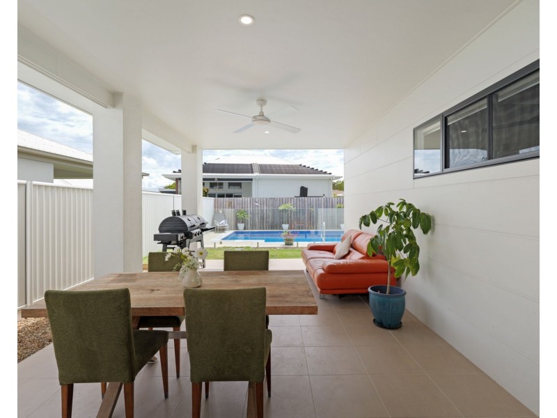 6 Warrego Drive, Pelican Waters QLD 4551