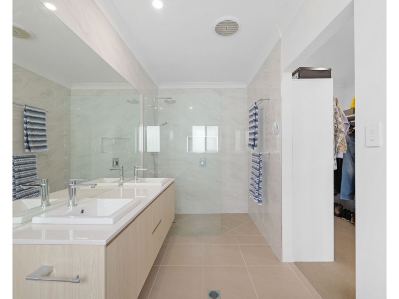 6 Warrego Drive, Pelican Waters QLD 4551