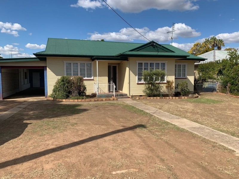 12 Logan Street, Gatton QLD 4343