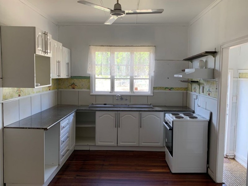 12 Logan Street, Gatton QLD 4343