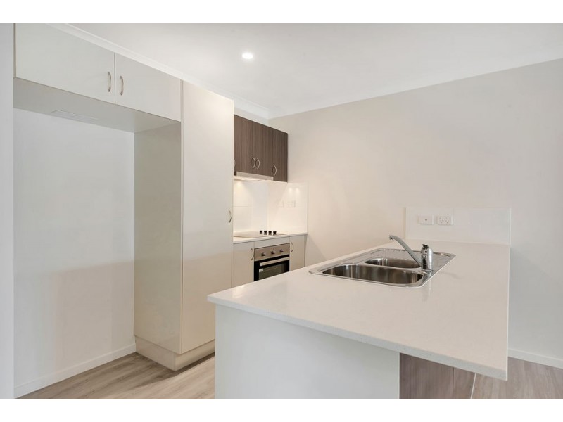 1&2 / 35 Abbey Street, Cranley QLD 4350