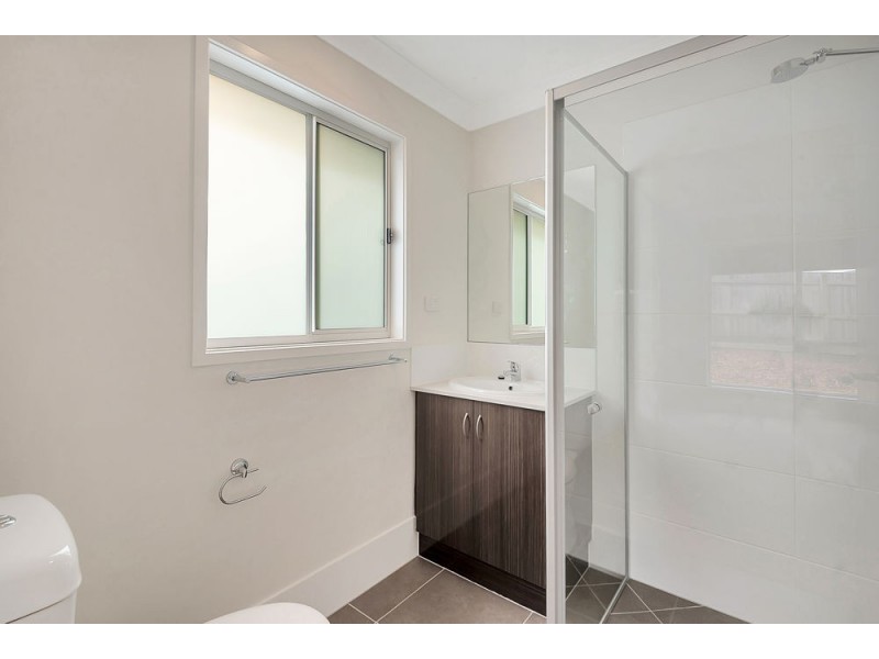 1&2 / 35 Abbey Street, Cranley QLD 4350
