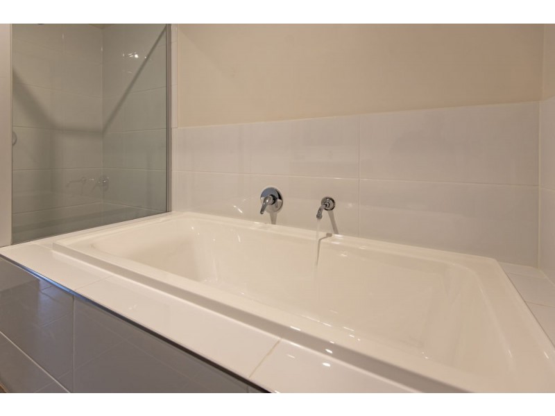 1&2 / 35 Abbey Street, Cranley QLD 4350