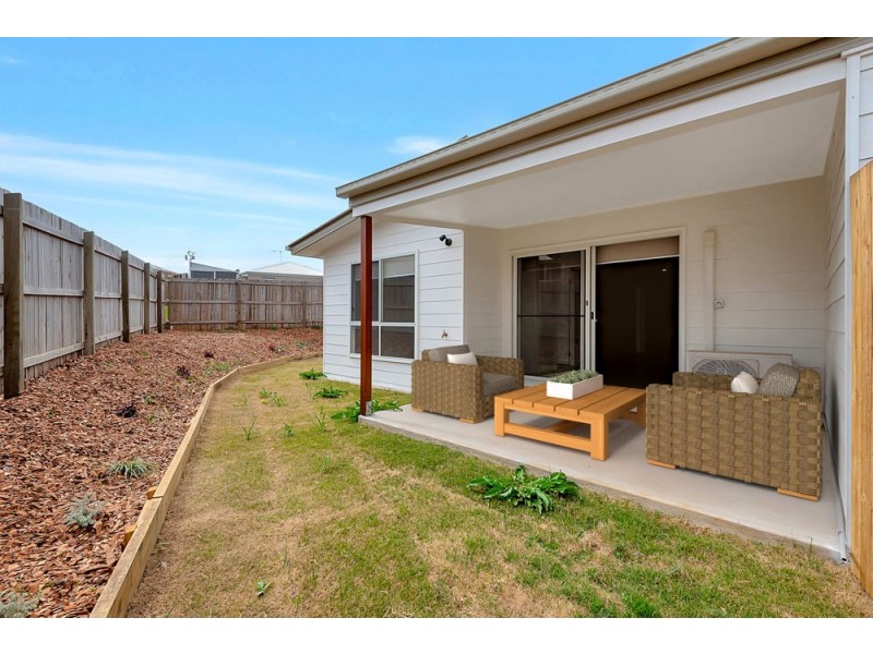 1&2 / 35 Abbey Street, Cranley QLD 4350