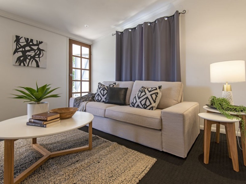 66 Gordon Avenue, Newtown QLD 4350